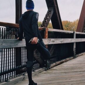 Stretching quadriceps