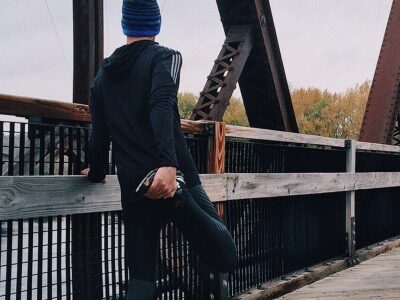 Stretching quadriceps