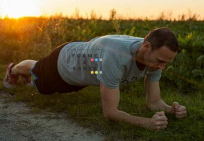 James en gainage planche sur coudes